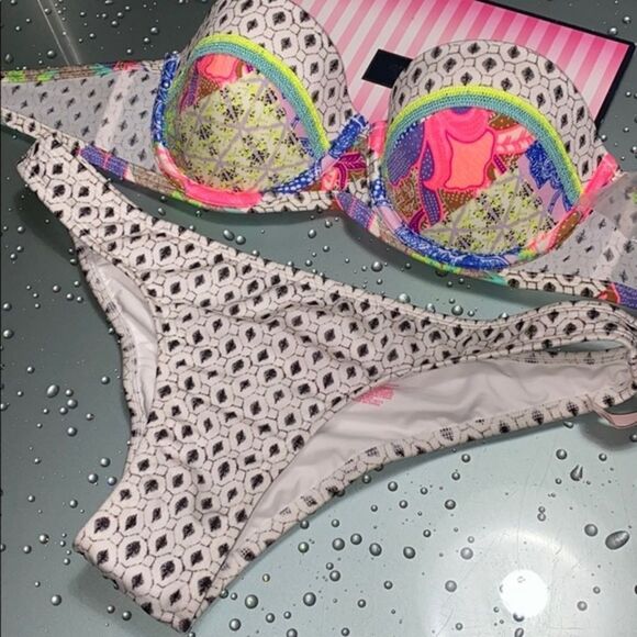 🔥🏖NEW VICTORIA SECRET SWIMSUIT SET - Picture 8 of 12